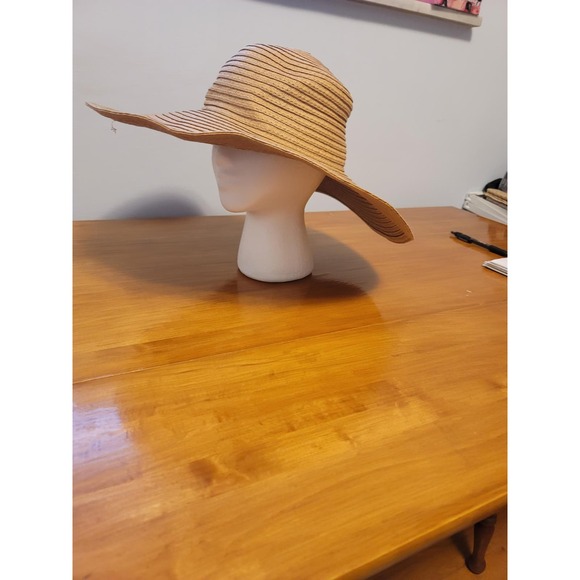Beach Floppy Sun Hat - Picture 3 of 4